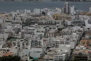 El sector inmobiliario alerta de las estafas en Ibiza: «Los caramelos no existen»