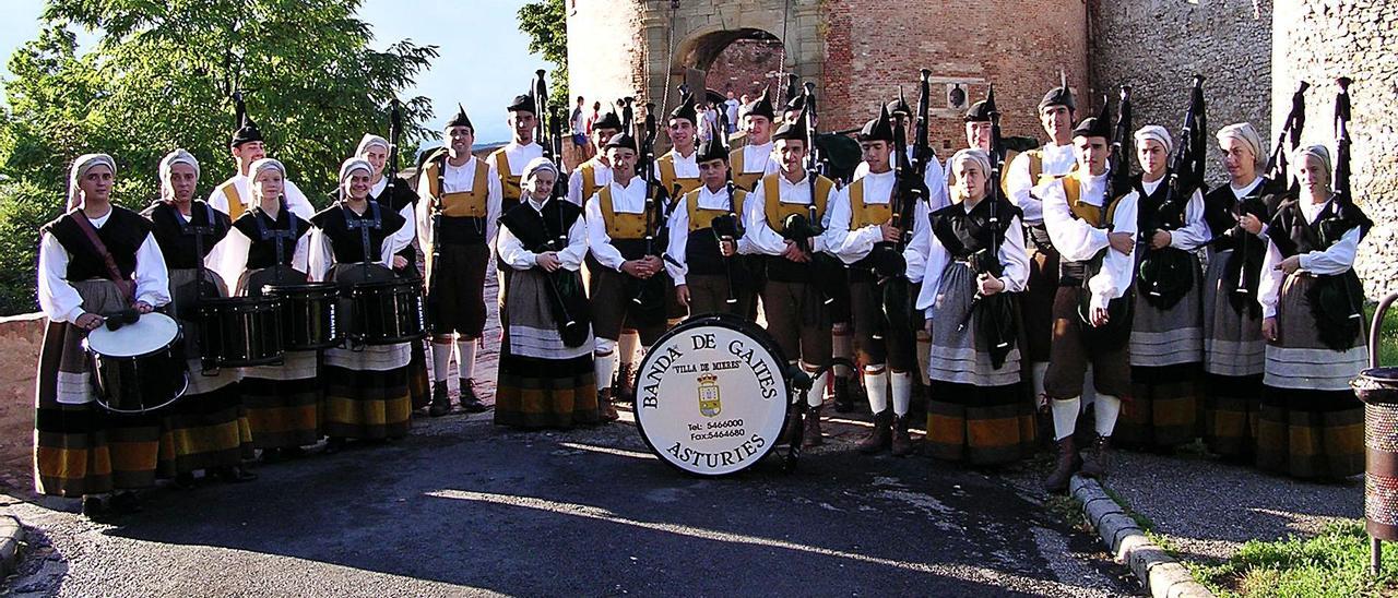 Integrantes de la Banda  de Gaitas “Villa de Mieres”,  en Siklós (Hungría).