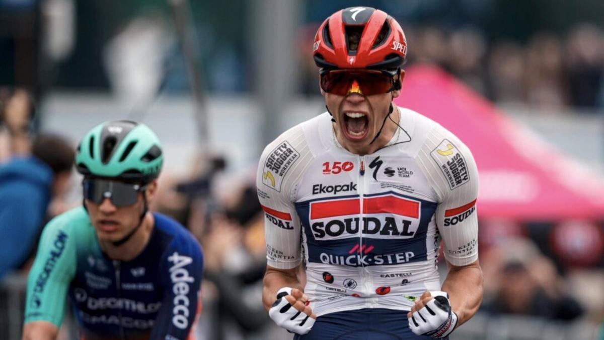 Magnier celebra su victoria en la etapa 1 del Giro de Italia