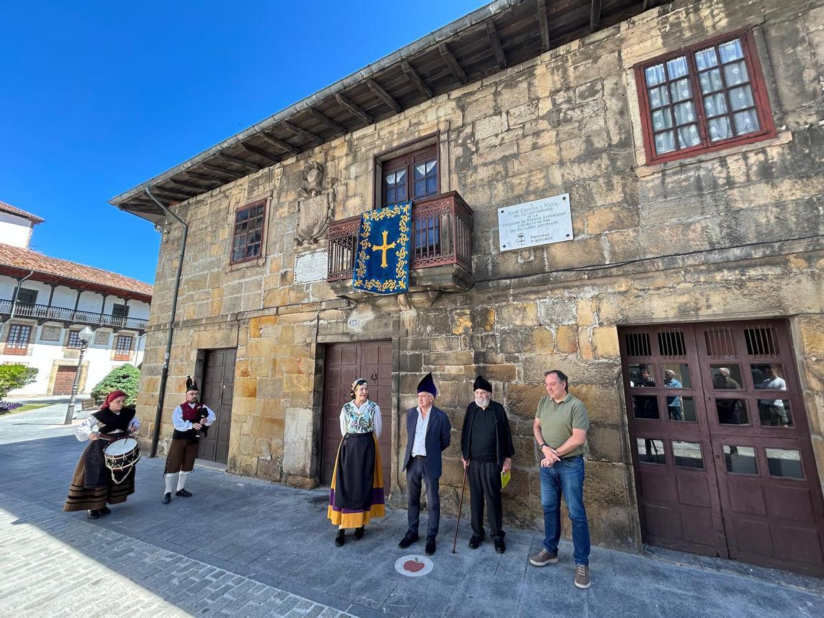 EN IMÁGENES: Homenaje en Villaviciosa a José Caveda y Nava