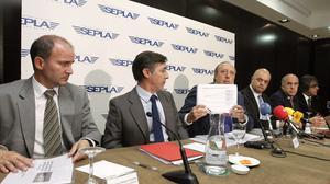 El cap sindical del SEPLA a Iberia, Justo Peral, ha anunciat aquest matí les dates per convocar la vaga en contra de la creació d’una línia de baix cost.