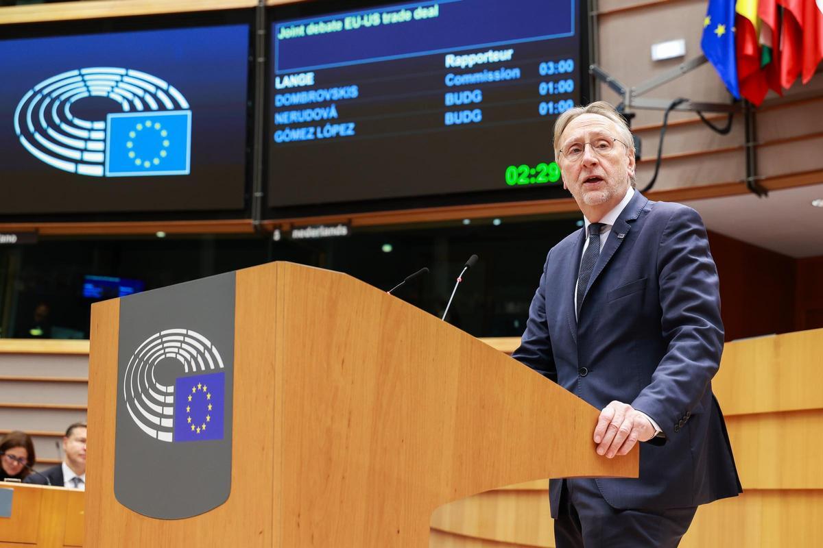El negociador del Parlamento Europeo, Bernd Lange, durante el debate sobre las rebajas arancelarias.