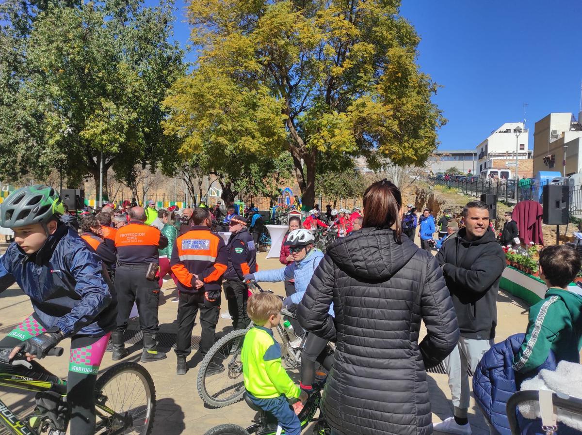 Recorrido en bicicleta con motivo del Día de Andalucía en Aguilar de la Frontera.