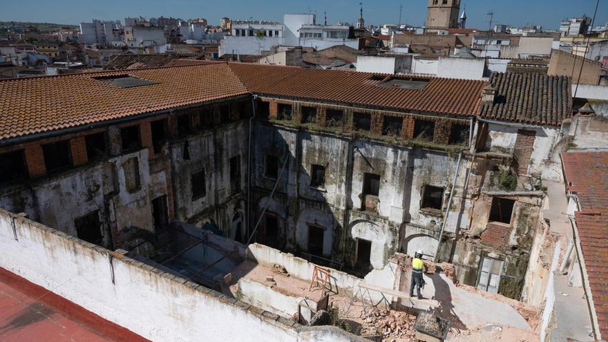 El conventual de la calle San Juan de Badajoz &quot;difícilmente estará terminado antes de finalizar la legislatura&quot;