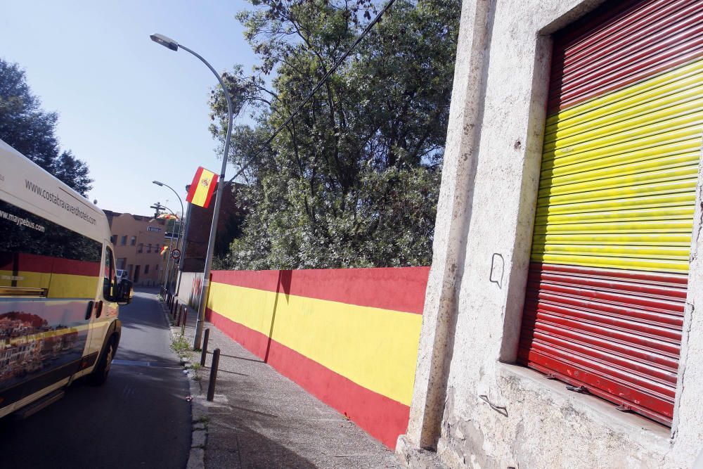 Banderas españolas en Vila-roja (Girona)