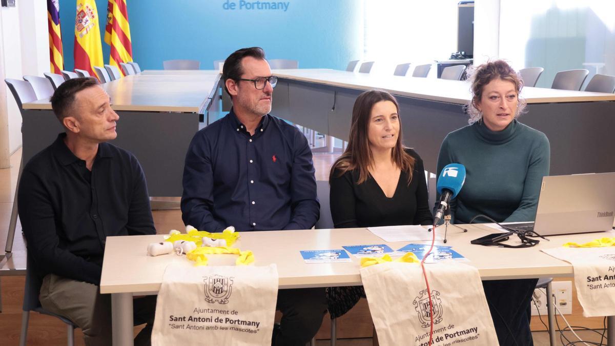 Presentación de la campaña de bienestar animal en el Ayuntamiento de Sant Antoni.