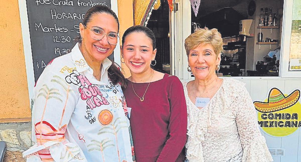 Xochitl Rizo, Itzel Oliver y Graciela Gutiérrez