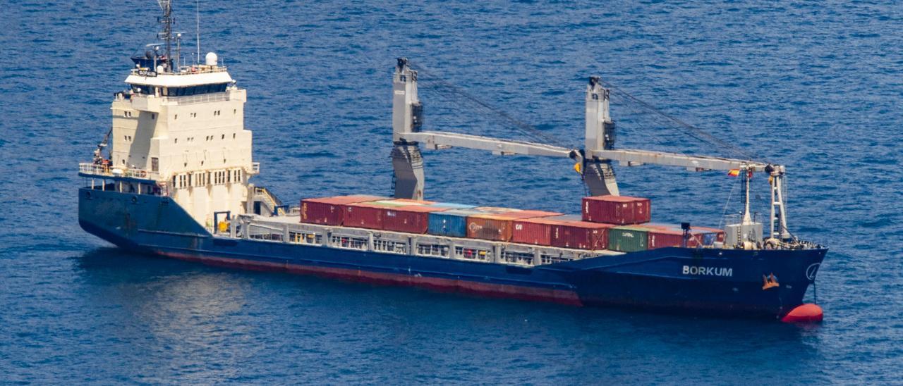 El carguero Borkum decide no atracar en Cartagena
