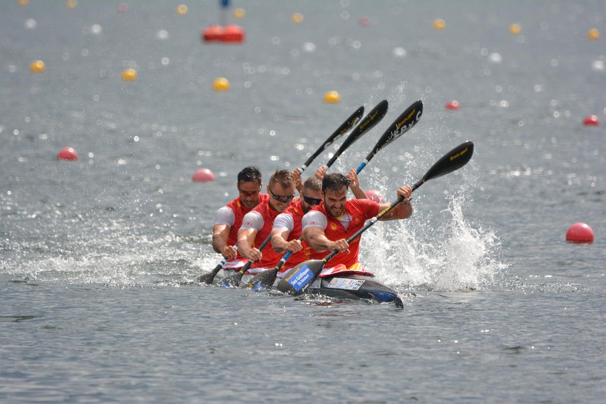 Rodrigo Germade (últimodel barco, a la izquierda) en el último Mundial de Alemania con el K-4 español.