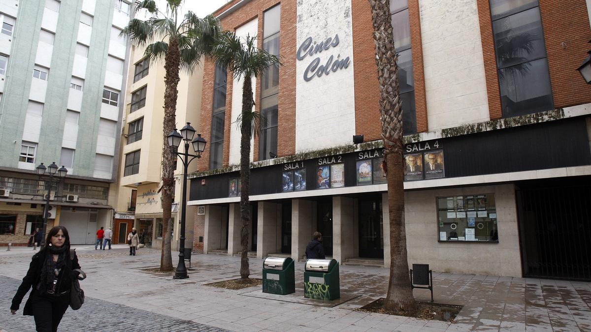La patronal alzireña pide transformar el Cine Colón en un centro cultural y  de ocio. - Levante-EMV