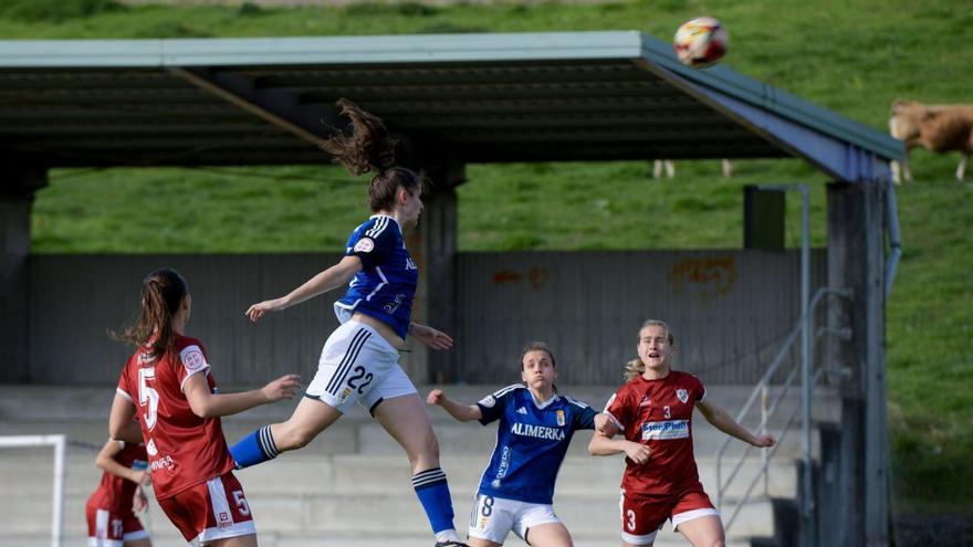 Una acción del partido de ayer. | Real Oviedo Femenino