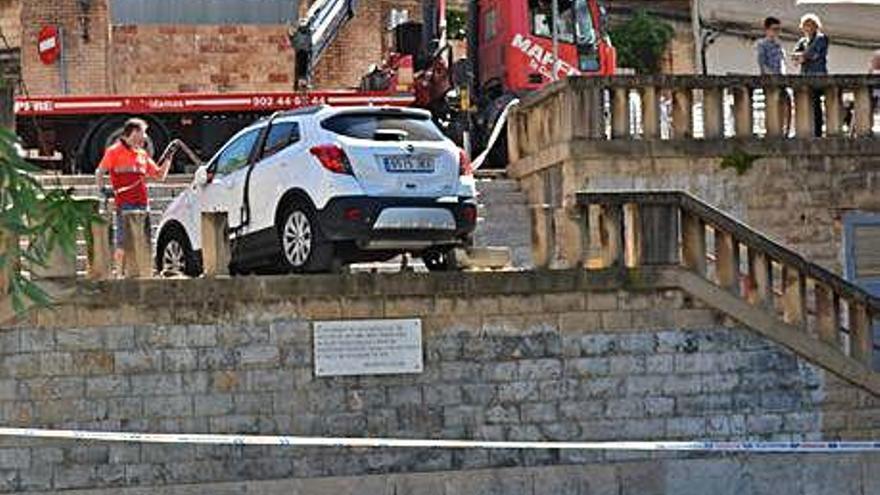 El vehicle accidentat, després d&#039;impactar amb la barana