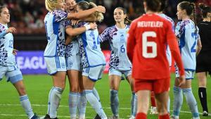 Alexia celebra uno de los goles en la exhibición de España ante Suiza
