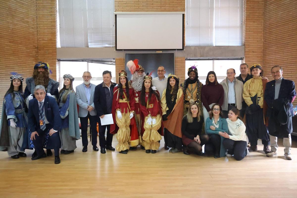 Fotogalería | Los Reyes Magos reparten bicis e ilusión en el IMAS