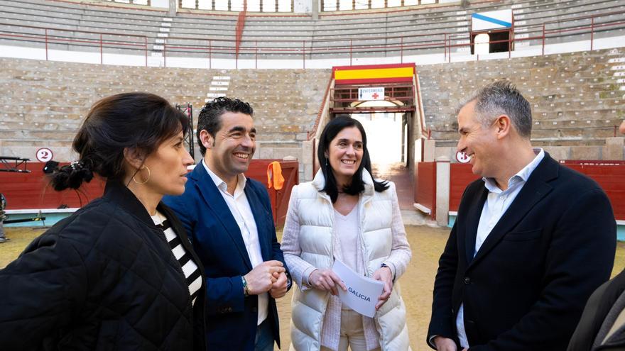 Todo preparado para el multitudinario acto de hoy en la plaza de toros de Pontevedra