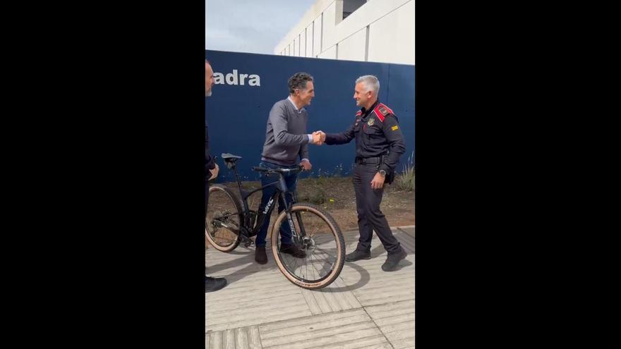 Vídeo | Els Mossos recuperen la bicicleta que li van robar a Miguel Induráin