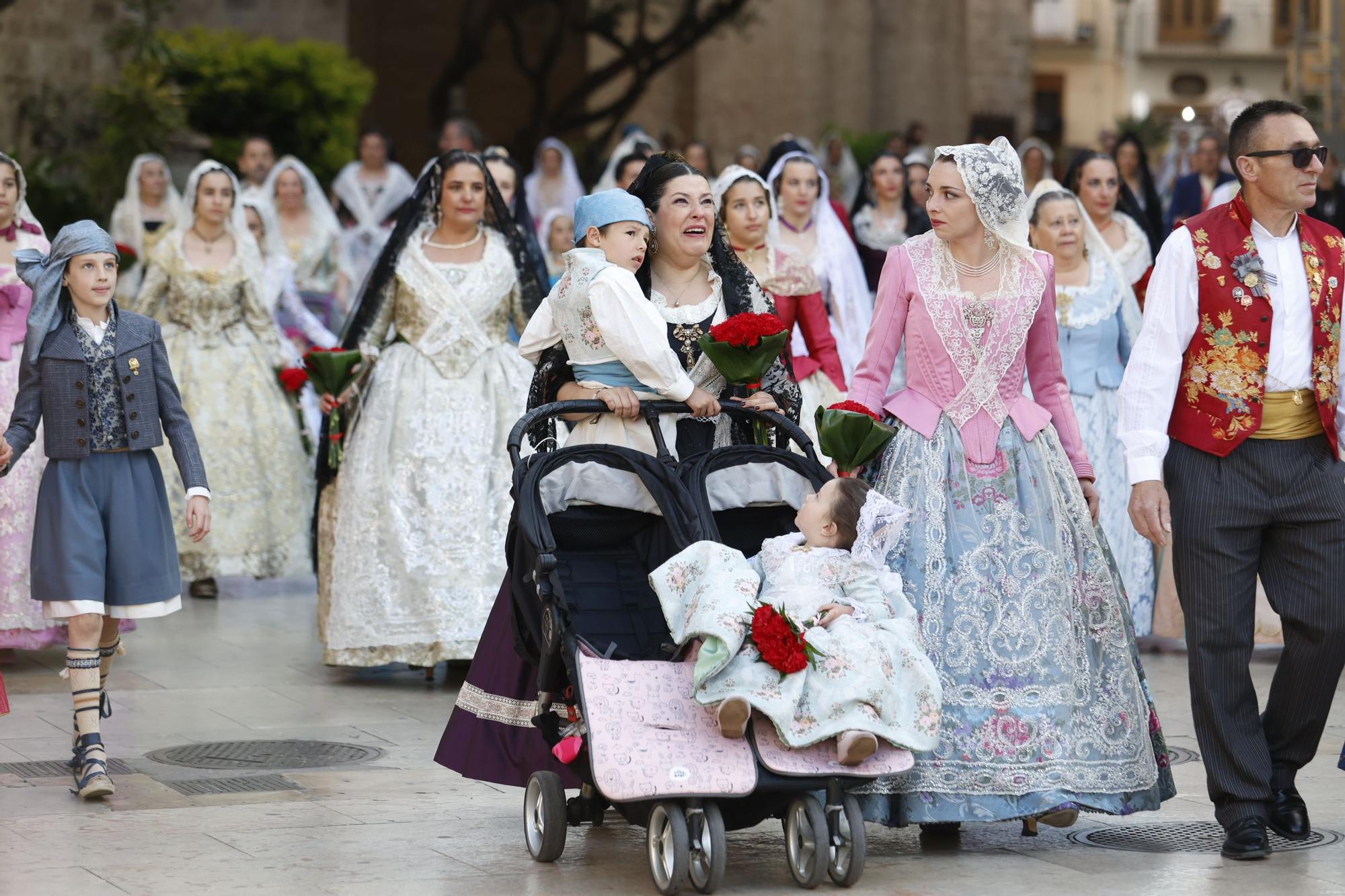 Ofrenda Fallas 2023 | Las fotos más emotivas y especiales del 17 de marzo