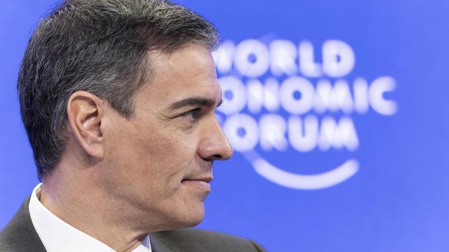 Sánchez arremete contra la &#039;tecnocasta&#039; en Davos y anuncia que propondrá el fin del anonimato en redes al Consejo Europeo