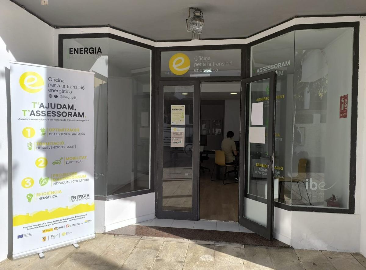 Exterior de la Oficina para la Transición Energética de Formentera. | P.M.V.