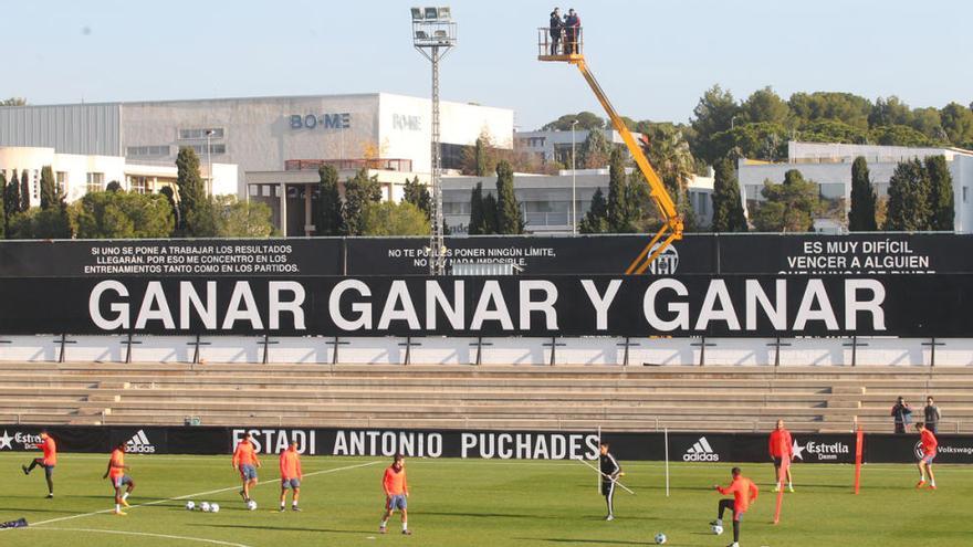 Los Neville le cambian la piel al Valencia