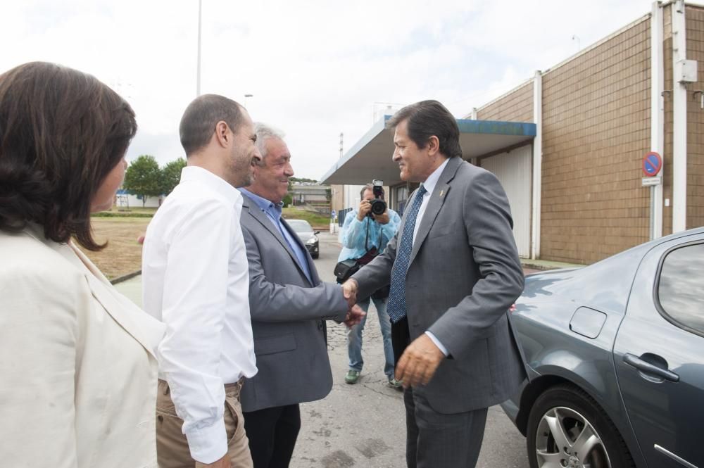 Visita de Javier Fernández a las instalaciones de Central Lechera Asturiana