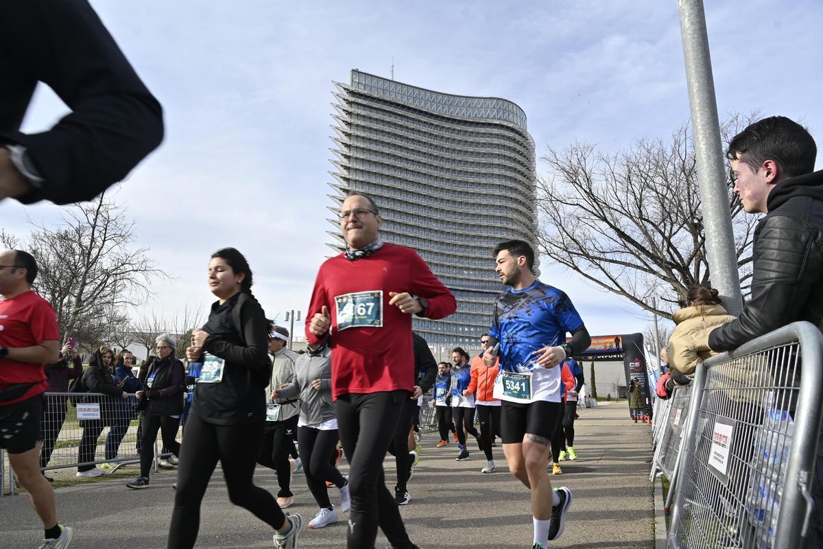 En imágenes | Zaragoza no falla a su cita con la 10K Carrera Popular del Roscón