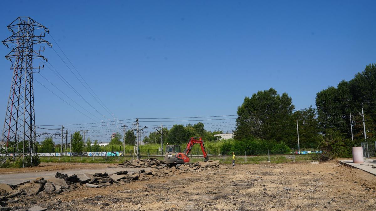 Inici de les obres d'urbanització de l'aparcament de Mas Gri