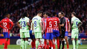 Giuliano Simeone of Atletico de Madrid hurts during the Spanish League, LaLiga EA Sports, football match played between Atletico de Madrid and FC Barcelona at Riyadh Air Metropolitano stadium on March 16, 2025, in Madrid, Spain. AFP7 16/03/2025 ONLY FOR USE IN SPAIN. Dennis Agyeman / AFP7 / Europa Press;2025;SPAIN;SPORT;ZSPORT;SOCCER;ZSOCCER;Atletico de Madrid v FC Barcelona - LaLiga EA Sports;