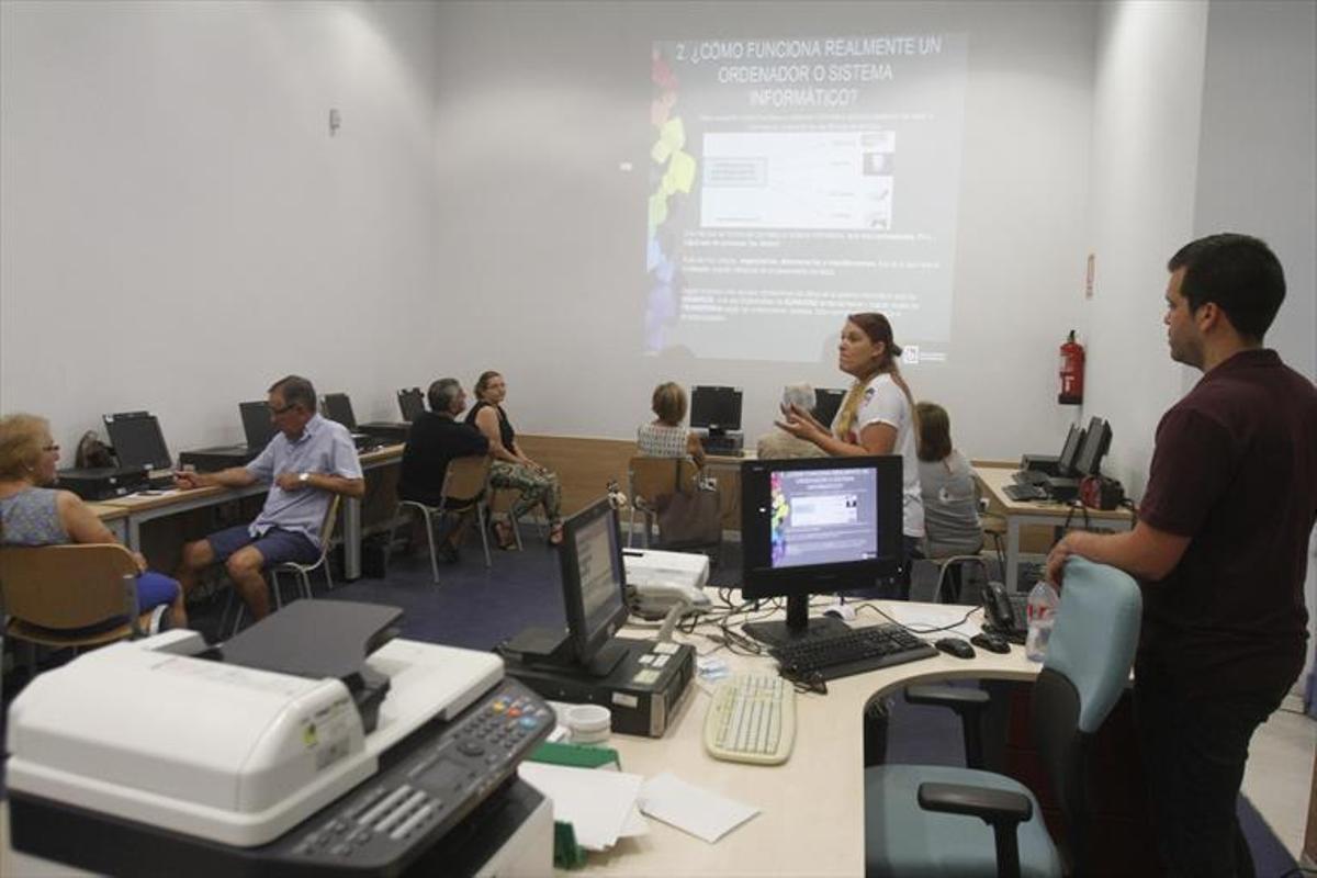 La Red de Bibliotecas se vuelca con la celebración del Día de la Mujer