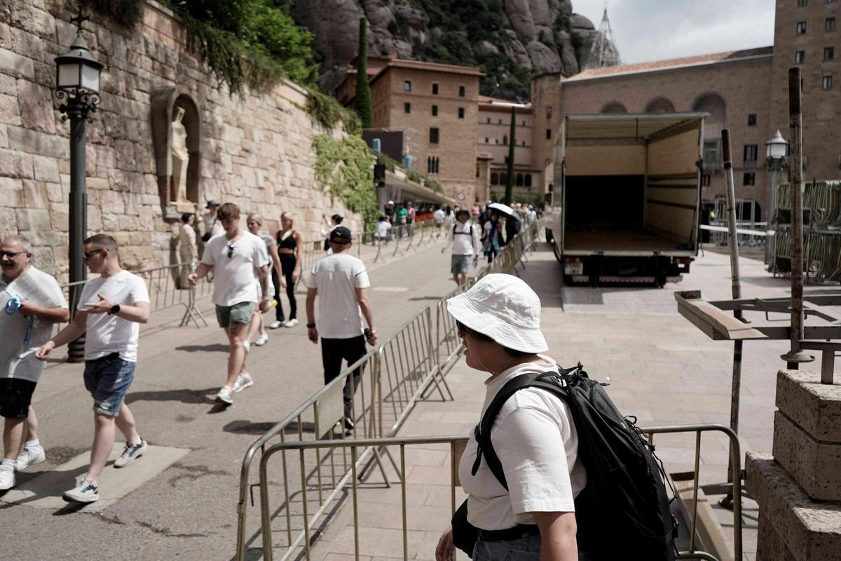 Preparatius a Montserrat per a la visita del Papa Lleó XIV
