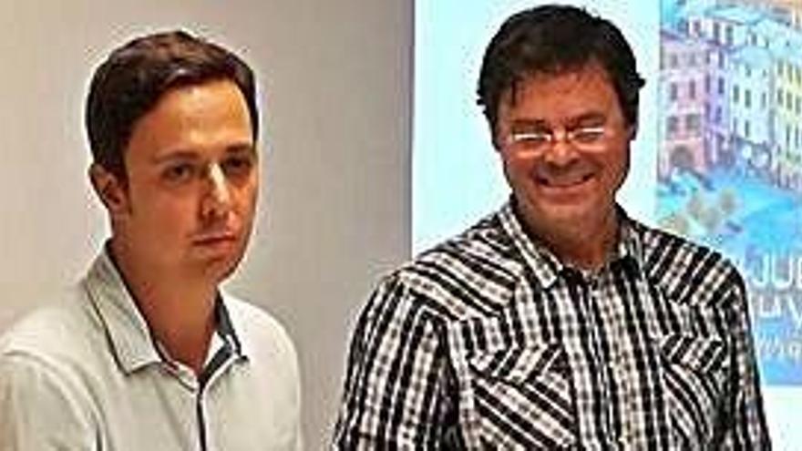 César Cofrade, de la Asociación Balear de Mindfulness y Mauro García, de la UIB, en otra actividad de la asociación.