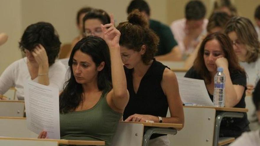 Aspirantes a maestro en una reciente convocatoria de la Junta de Andalucía.