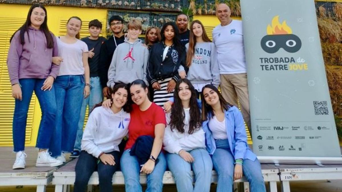 Estudiants participants de la Trobada d'Alacant.