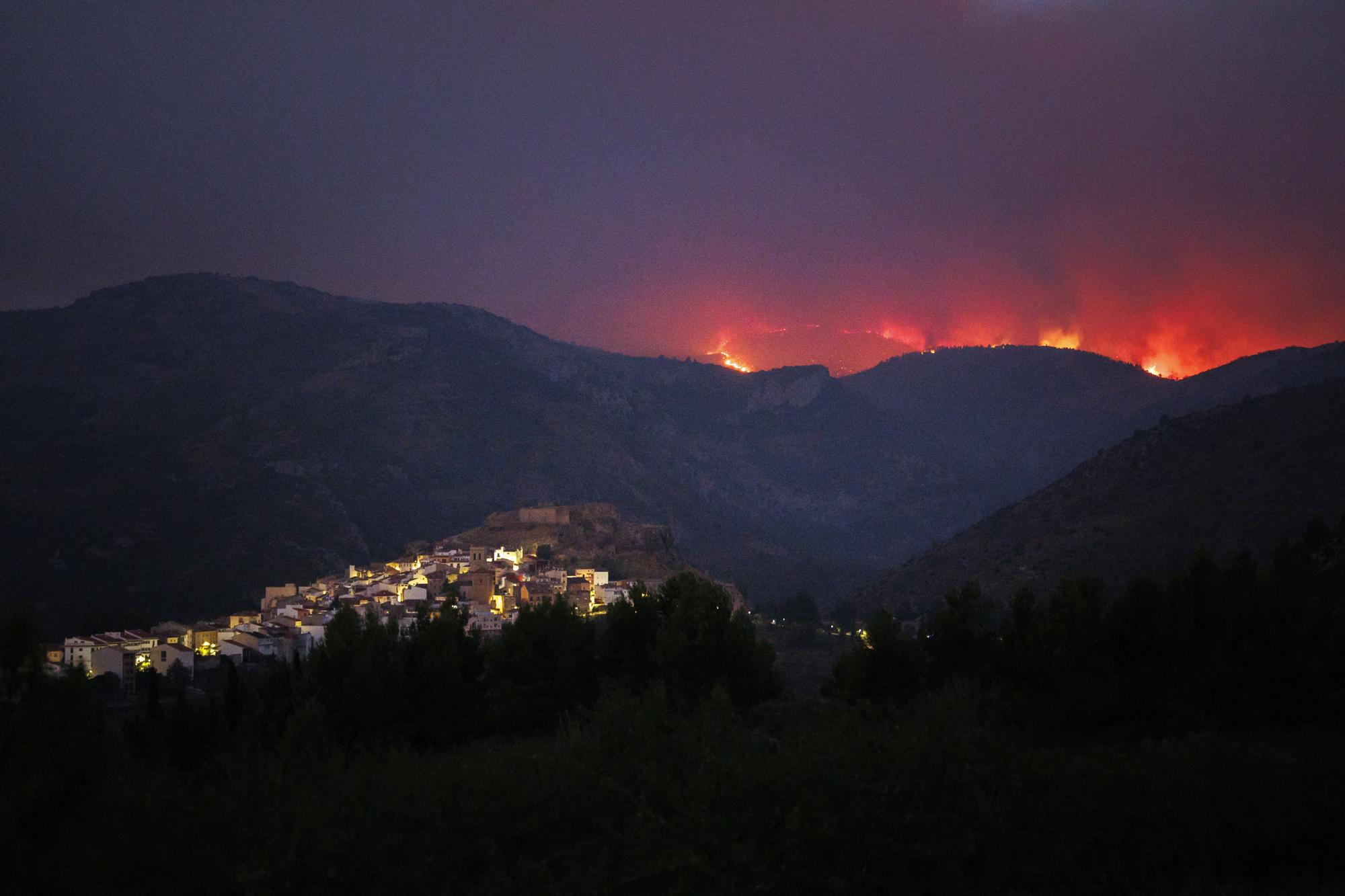 Desoladoras imágenes del incendio de Bejís