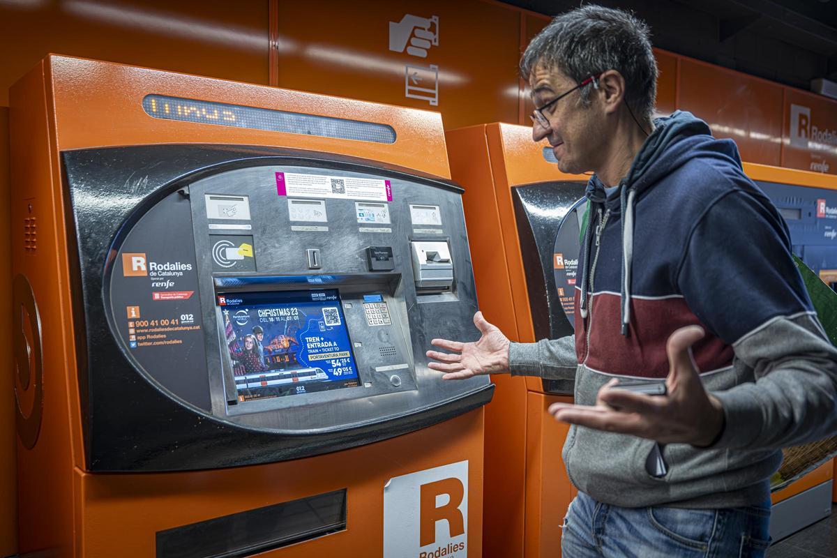 Máquinas de venta de billetes, en una estación de metro de Barcelona
