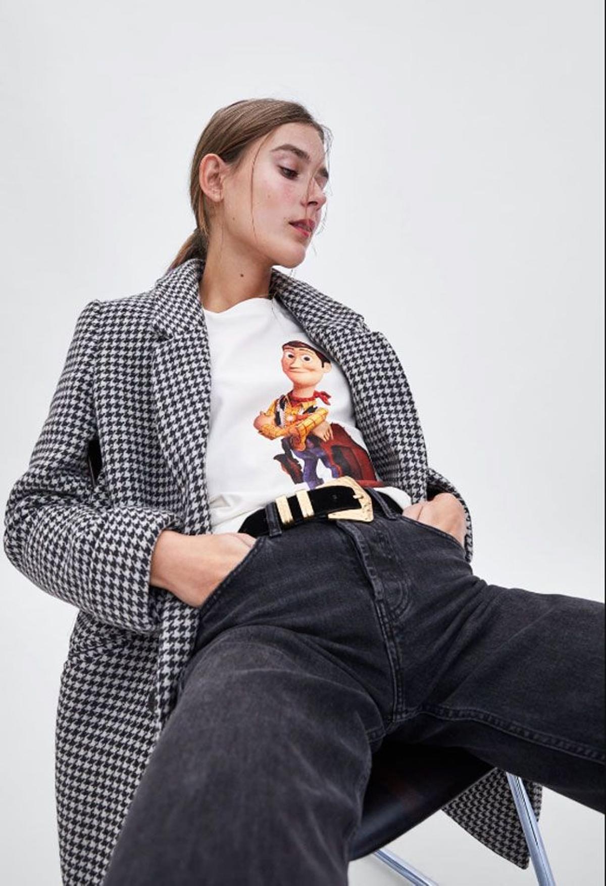 Look de Zara con camiseta de Toy Story