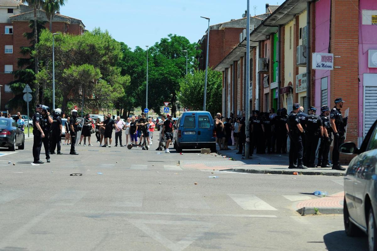 Fotogalería | Imágenes del dispostivo policial en Suerte de Saavedra