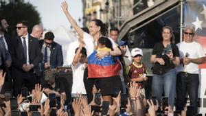 Ayuso concedeix la Medalla d’Or a Corina Machado