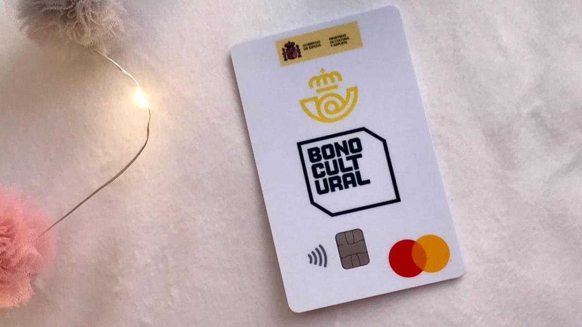 Tarjeta física del Bono Cultural Joven