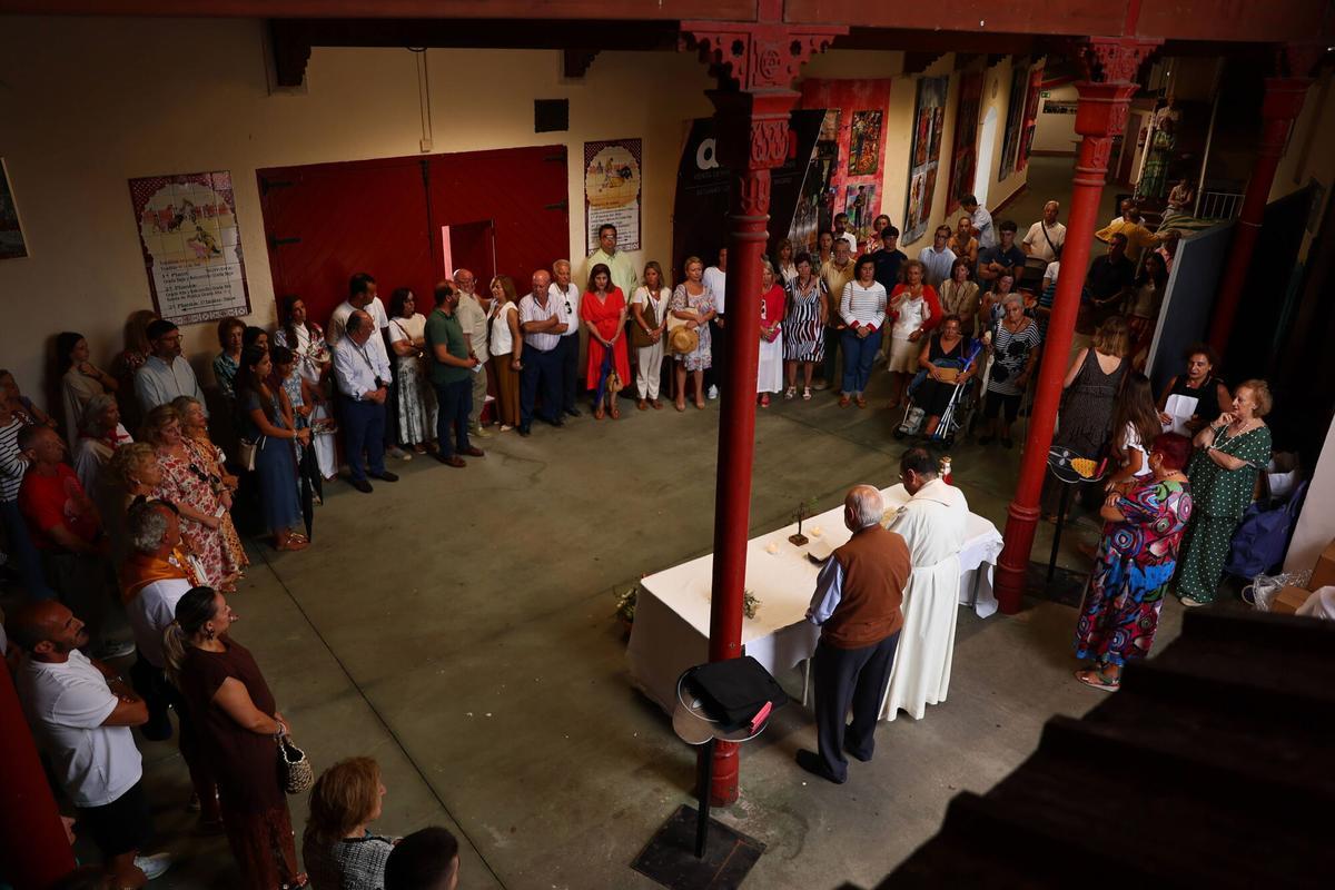 La misa del día de Begoña en la plaza de toros de Gijón, en imágenes La misa del día de Begoña en la plaza de toros de Gijón, en imágenes
