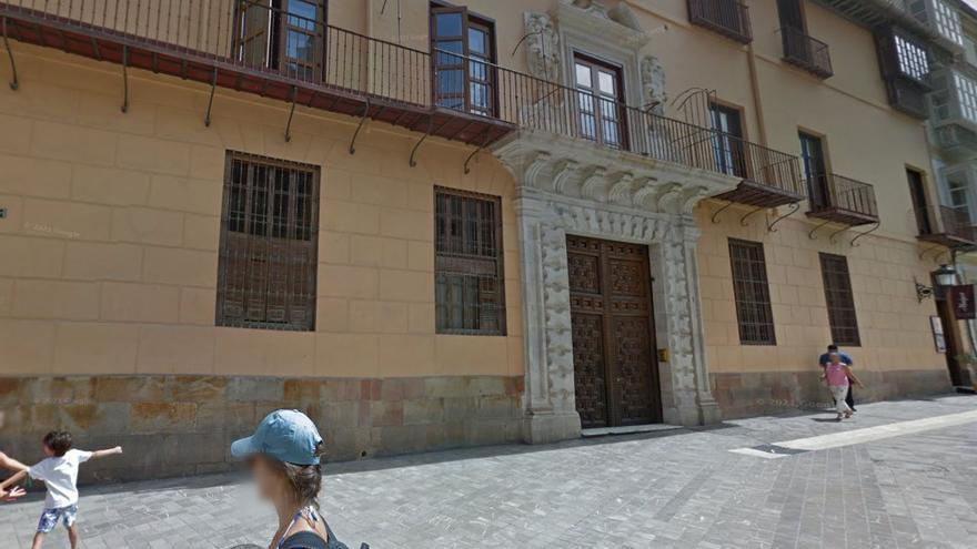 Se vende piso en un palacio del siglo XVIII en el Centro de Málaga