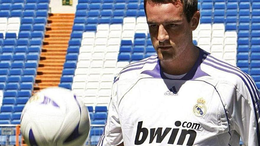 Una imagen de la presentación del jugador en el Bernabéu.