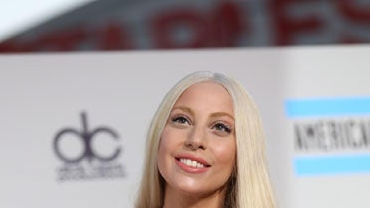 Lady Gaga nuevo rostro de Versace