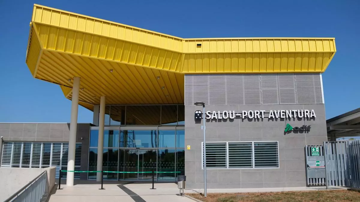Adif estrena la nueva estación ferroviaria de Salou - Port Aventura