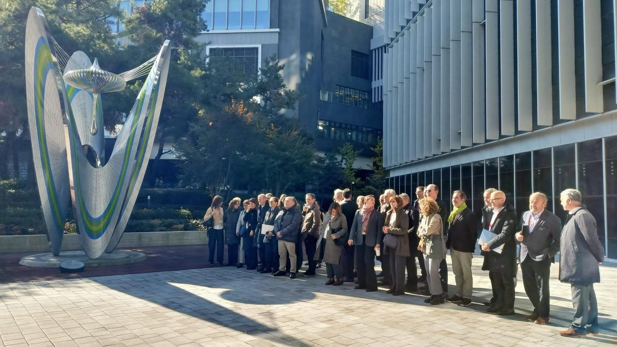 La delegación de empresarios y académicos organizada por FemCat en las instalaciones del Centro para la Economía Creativa y la Innovación de Gyeonggi (GCCEI), en Seúl