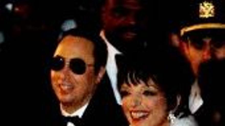 El exmarido de Liza Minnelli la demanda por maltratarle