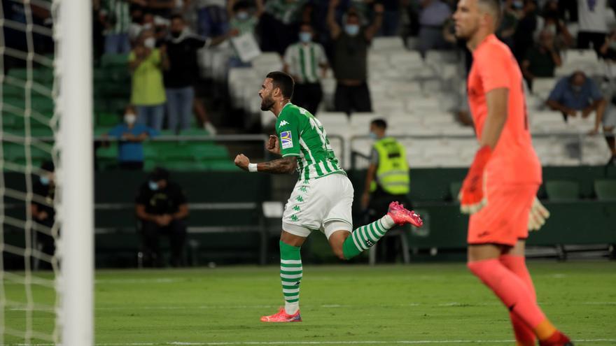 2-0. El Betis se estrena en el Villamarín y hunde más al Getafe