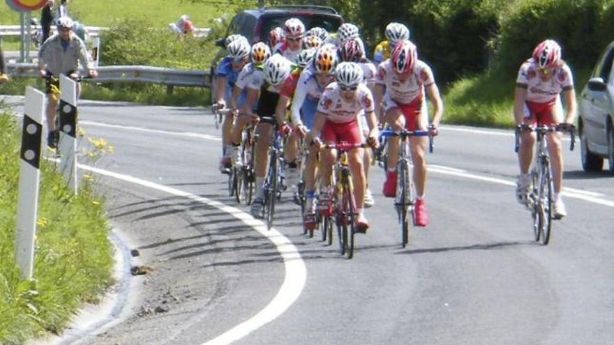 El Grupo Maldonado, comandando el pelotón de cabeza.