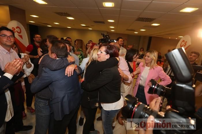 Ambiente de la noche electoral en la sede de Cs