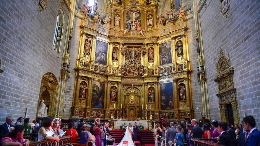 La primera boda en la catedral de Plasencia no se celebrará hasta el 8 de agosto